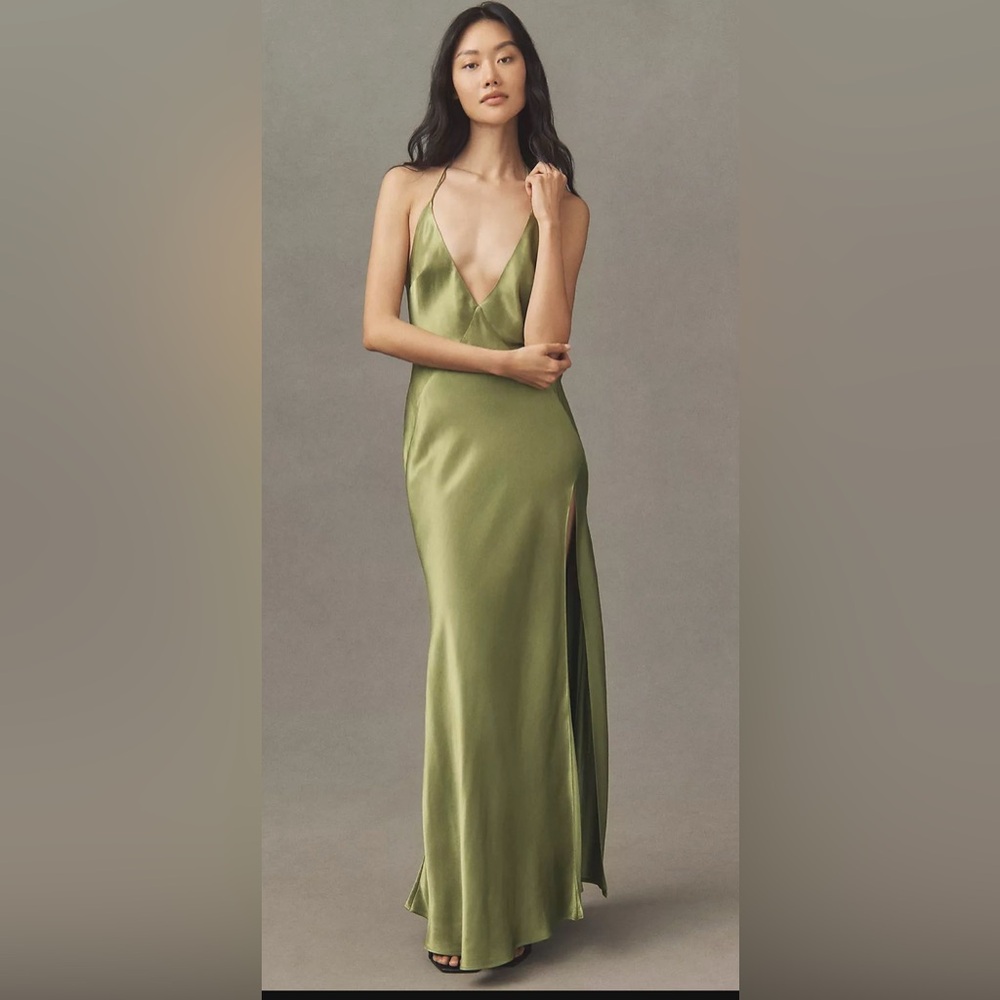 Bardot Dress. XS. Length has been professionally hemmed to fit a 5,2” woman.